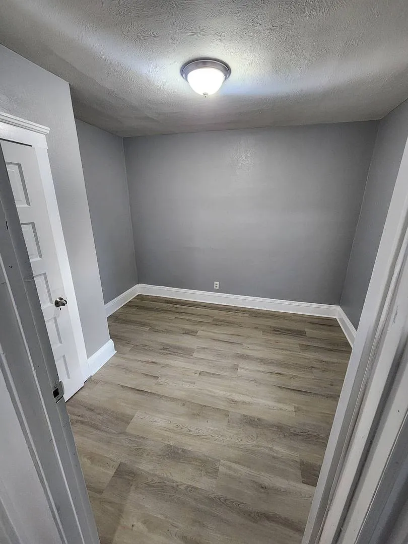 Charming 3-Bedroom Property In Prime Location ( Section 8 Vouchers Accepted) Move In Today And Ge... — Photo 4