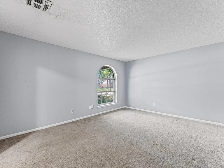 11914 Meadowtrail Ln — Photo 7