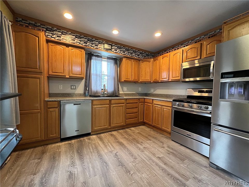 4897 Sunset Dr, Lockport, NY 14094 Zillow