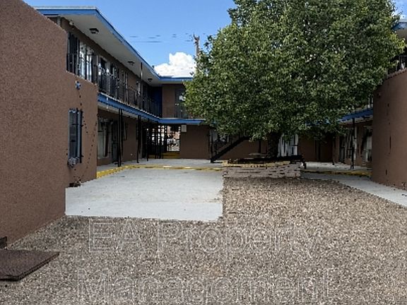 3rd image of 2121 Gold Ave SE APT 12