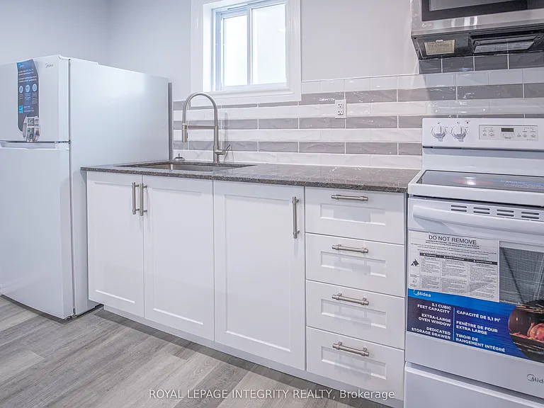345 Richelieu Ave — Photo 15