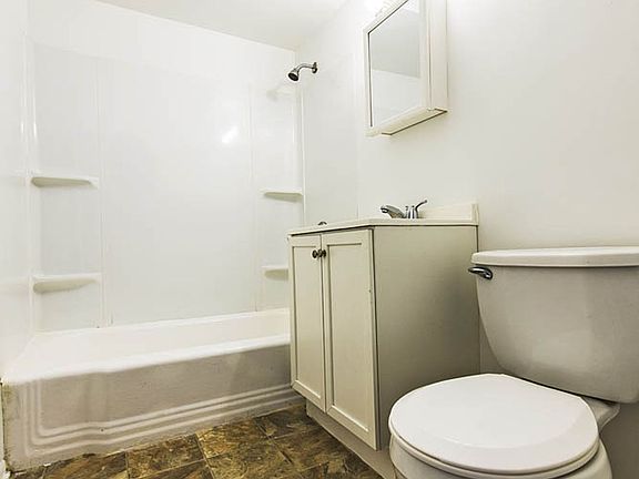 3rd image of 13905-37 S Clark St #71-B12