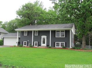 7911 Highland Dr, Lino Lakes, MN 55014