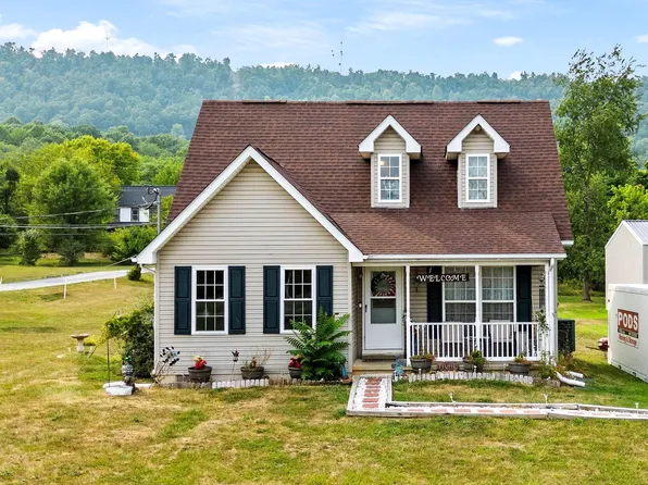 3493 Poor House Rd, Martinsburg, WV 25403