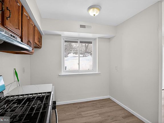 5th image of 1590 Alta Dr APT D8