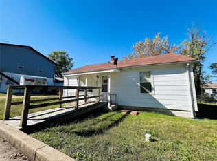 106 N A St, Cuba, MO 65453