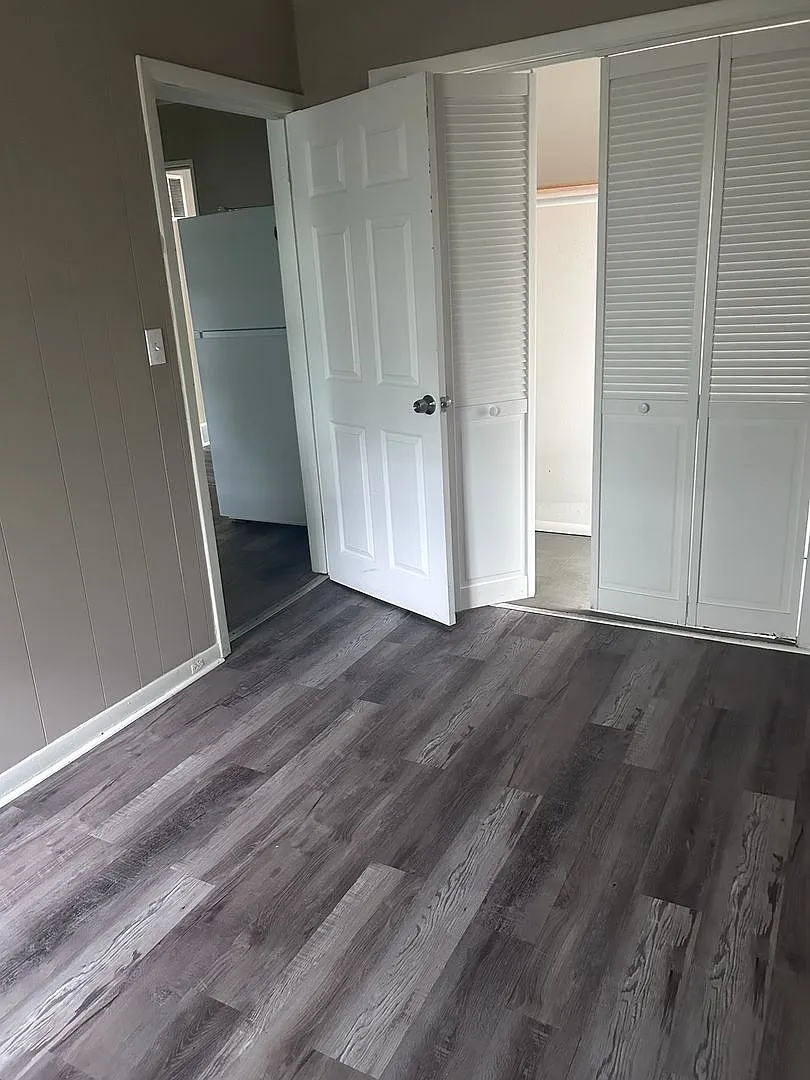 810 Thayer St — Photo 1