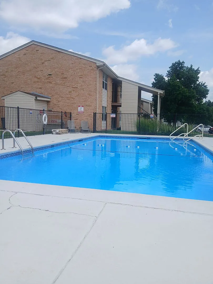 Butler Hill Apartments — Photo 2