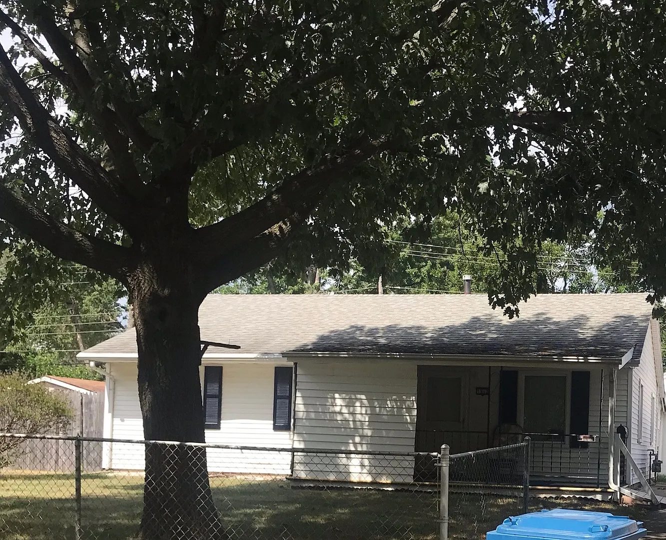 1512 Holly Hill Dr photo 1