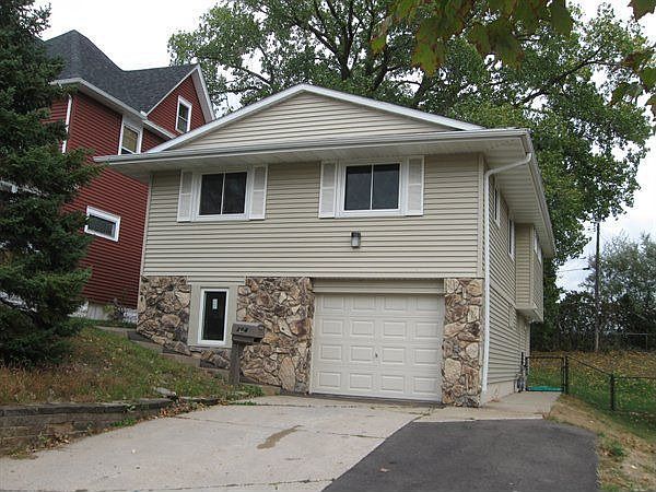 1st image of 264 Clarence St
