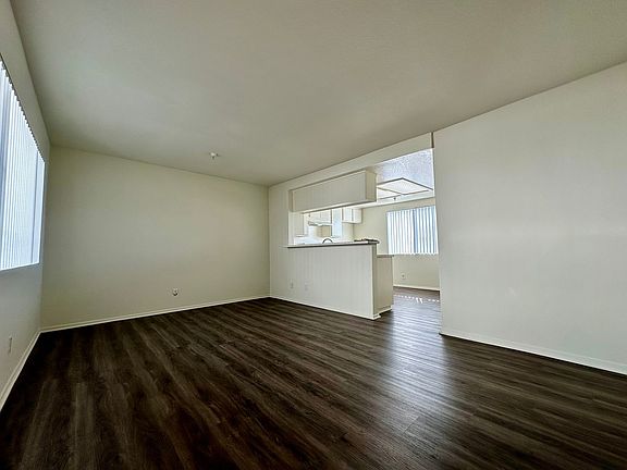 3rd image of 13119 Doty Ave APT 3