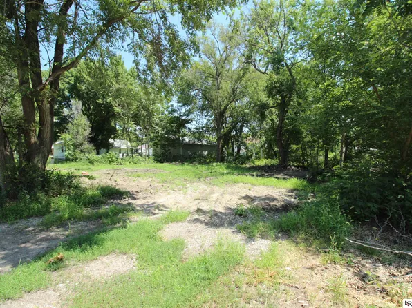 1642 Oak Ave, Crete, NE 68333