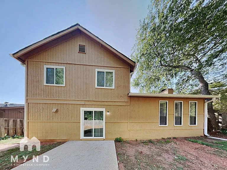 947 Mainstreet Lake Dr — Photo 20