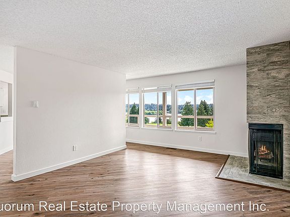 3rd image of 23501 Lakeview Dr #D-202