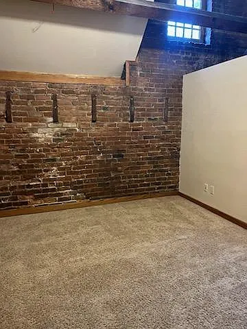 Building Photo - 132 W B St #3G