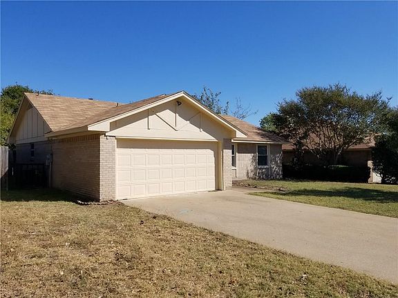 2nd image of 3712 Memphis Ln