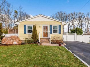 23 Seusing Blvd, Lake Ronkonkoma, NY 11779