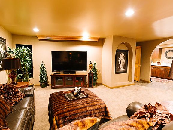 5th image of 2610 E Maywood Dr