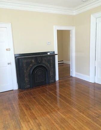 4th image of 265 Lonsdale Ave