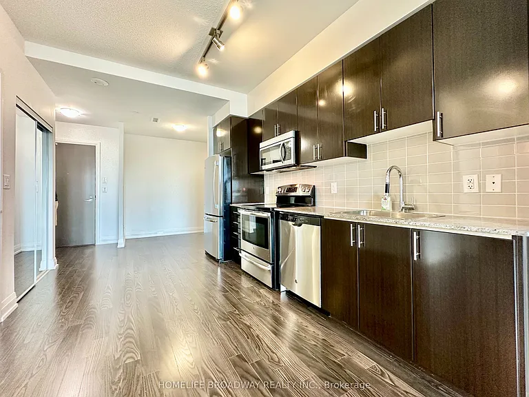 7161 Yonge St #2833 — Photo 12