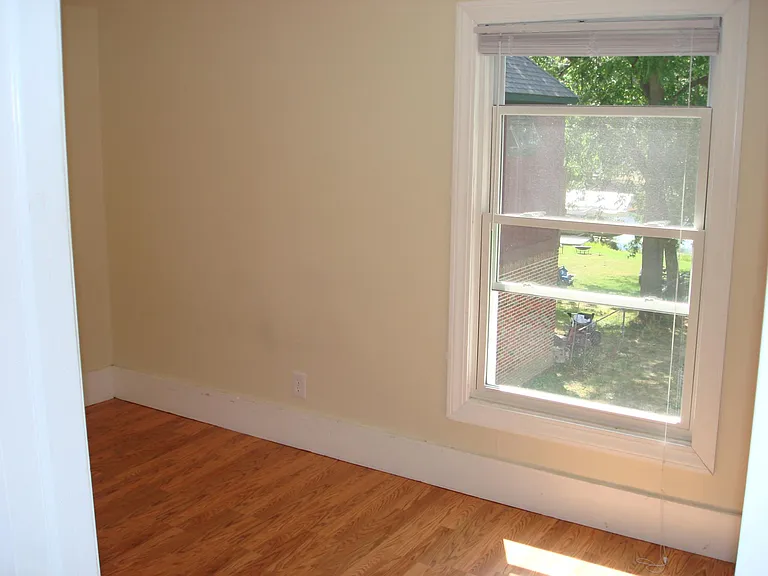 24 Myra Ave #B — Photo 6