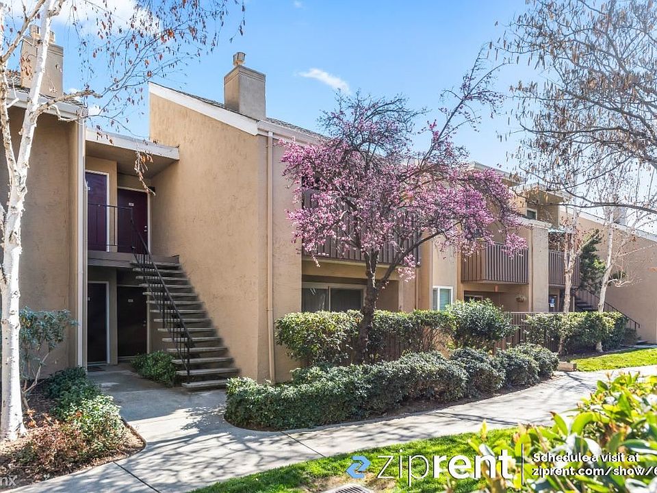 1st image of 1485 De Rose Way
