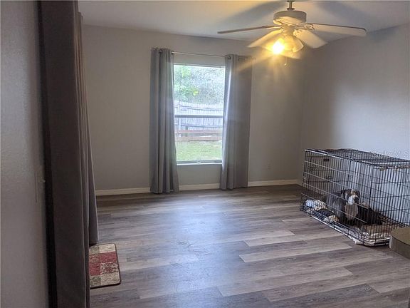 5th image of 633 Parakeet Ct