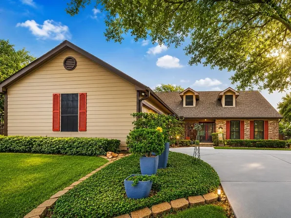 303 Longview Dr, Sugar Land, TX 77478