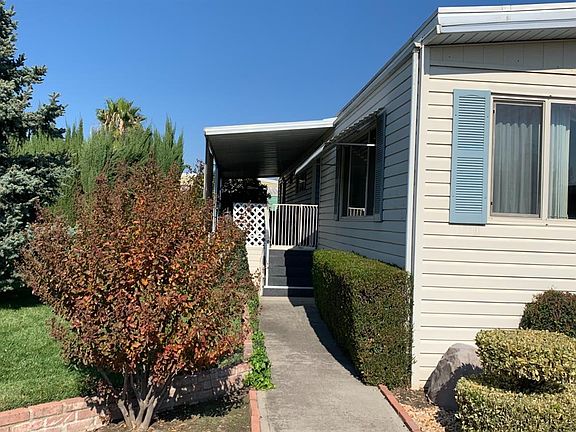 2nd image of 1830 E Yosemite Ave Spc 122