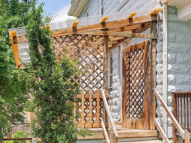 402 Altamont Cir #A — Photo 6