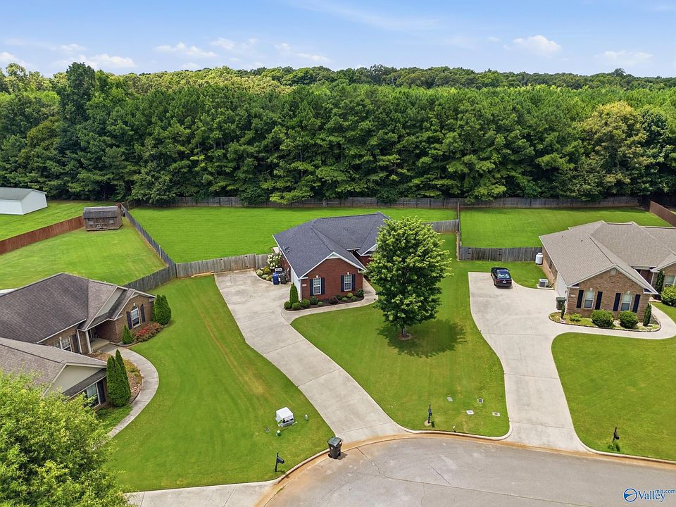 1st image of 139 Castlehill Dr