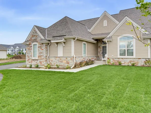 1620 Belmont LANE #26, Oconomowoc, WI 53066
