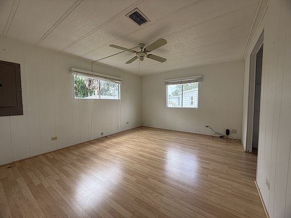 4th image of 5879 Waterbury Cir #140