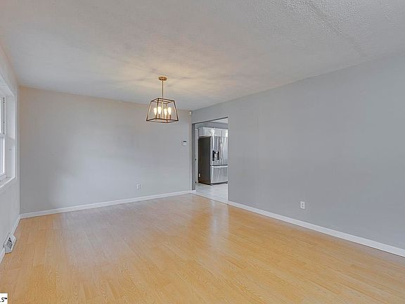 5th image of 6 Manassas Dr