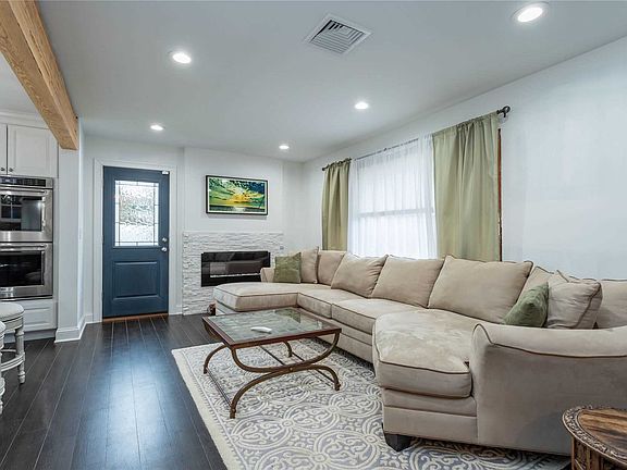 3rd image of 1 Salisbury Dr N