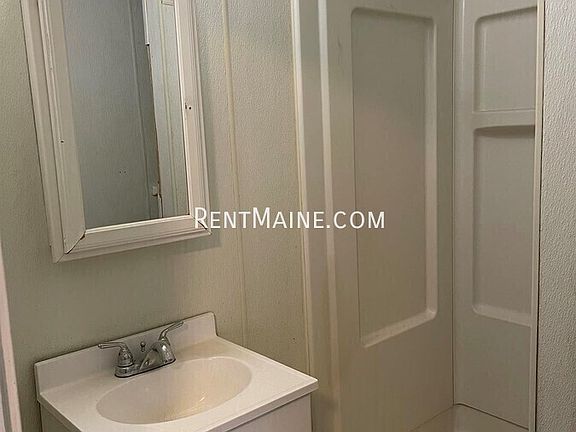 5th image of 9 Catell St APT 2
