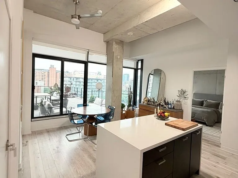 55 Ontario St #906 — Photo 4