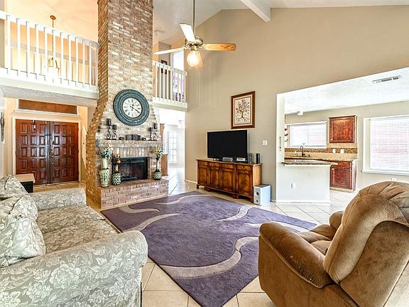 4th image of 16327 Chimneystone Dr