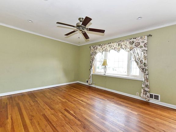 4th image of 7 Kensington Ave