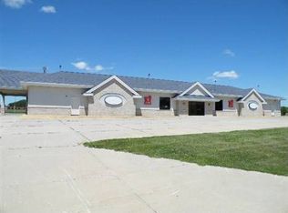 1905 1st Ave N, Windom, MN 56101