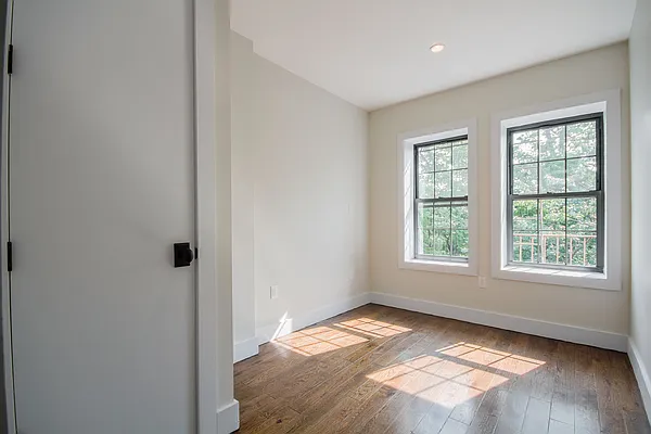 Rented by Nooklyn NYC LLC | media 57