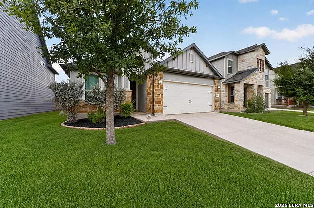 3 bed, 2.0 bath, 1857 sqft, $1,900 — Photo 3