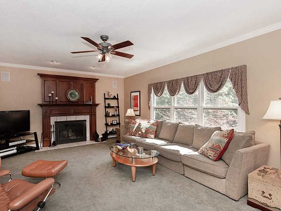 5th image of 4971 Foxborough Ct
