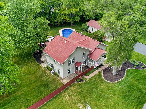 3rd image of 9009 Hanley Dr