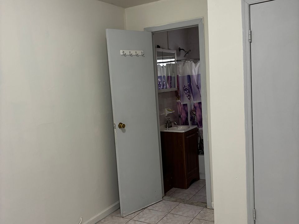 1st image of 33 Brighton 5 Walk #1