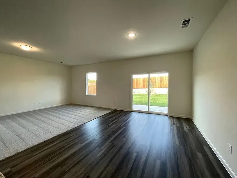 716 Wellington Dr — Photo 19