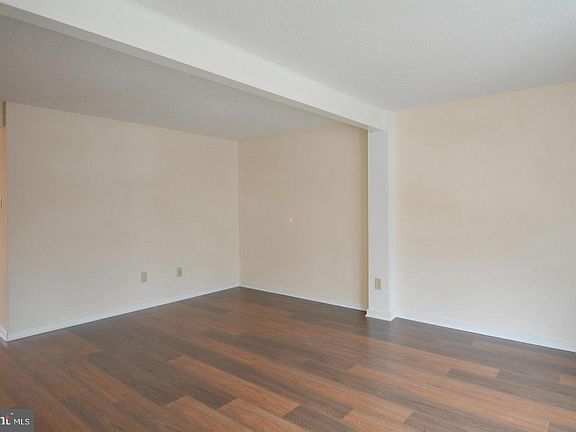 2nd image of 6832 Heatherway Ct