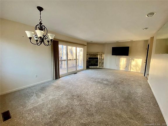 2nd image of 2401 Mill Pond Dr #2401