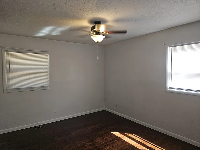 619 Berwick Dr — Photo 18