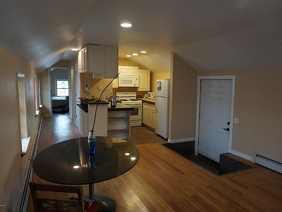 3rd image of 941 Olympia Blvd